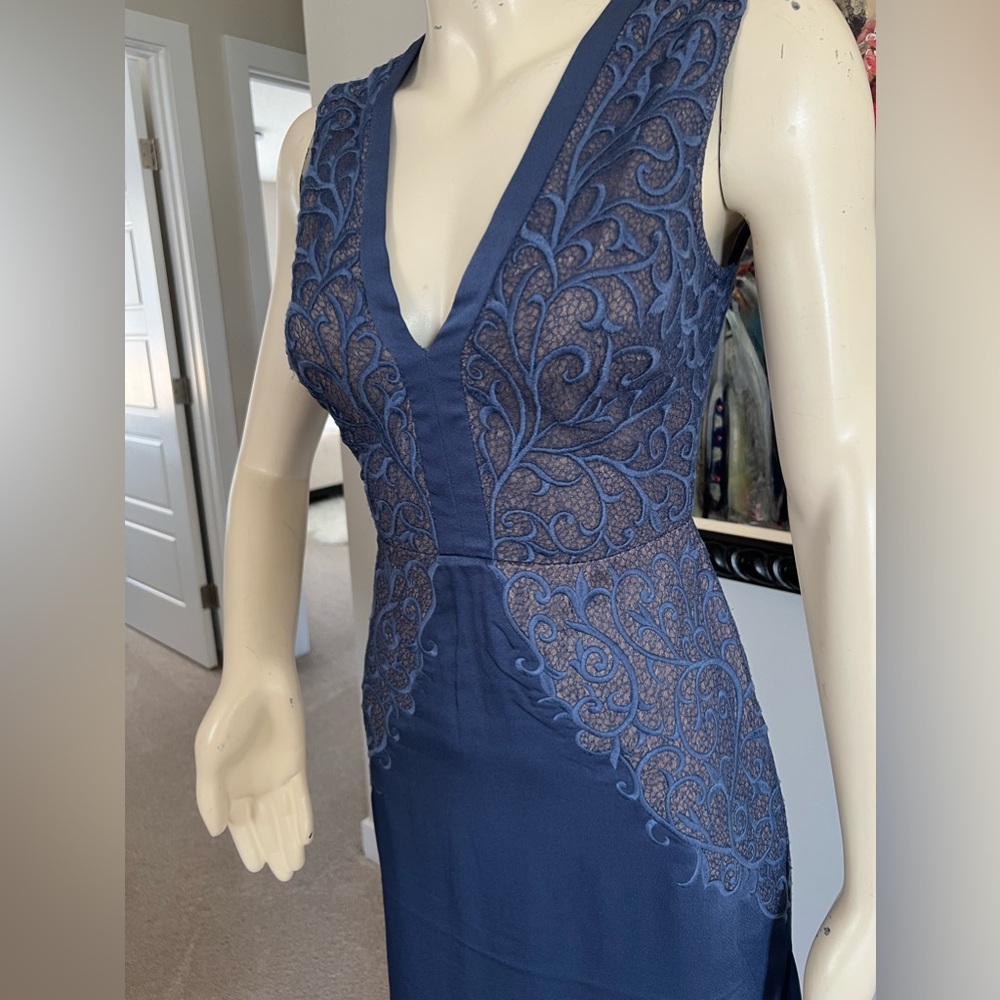 NWT BCBGMAXAZRIA Sleeveless Embroidered Lace Long Gown - Picture 10 of 14